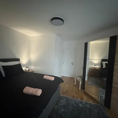 Stupine Gold Apartamento *